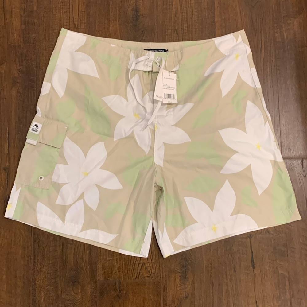 NWT, Island Company mens board shorts